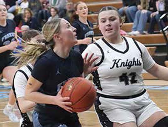 Northern Freeze Girls Basketball Action