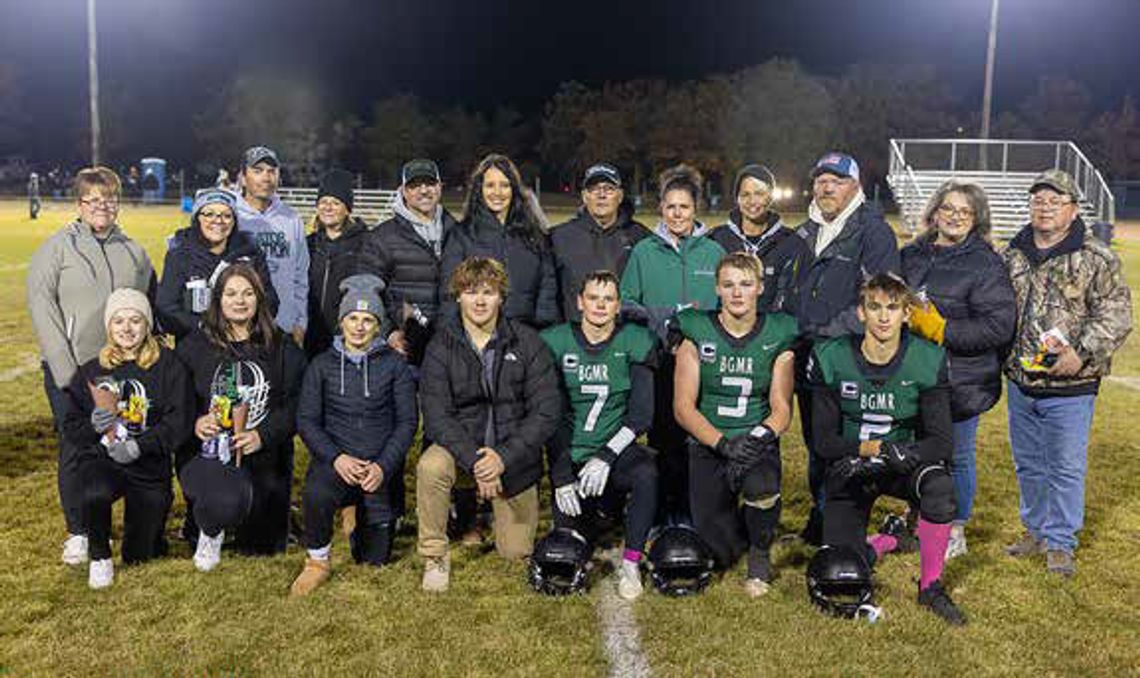 GATOR FOOTBALL Seniors & Parents Honored at Final Home Game