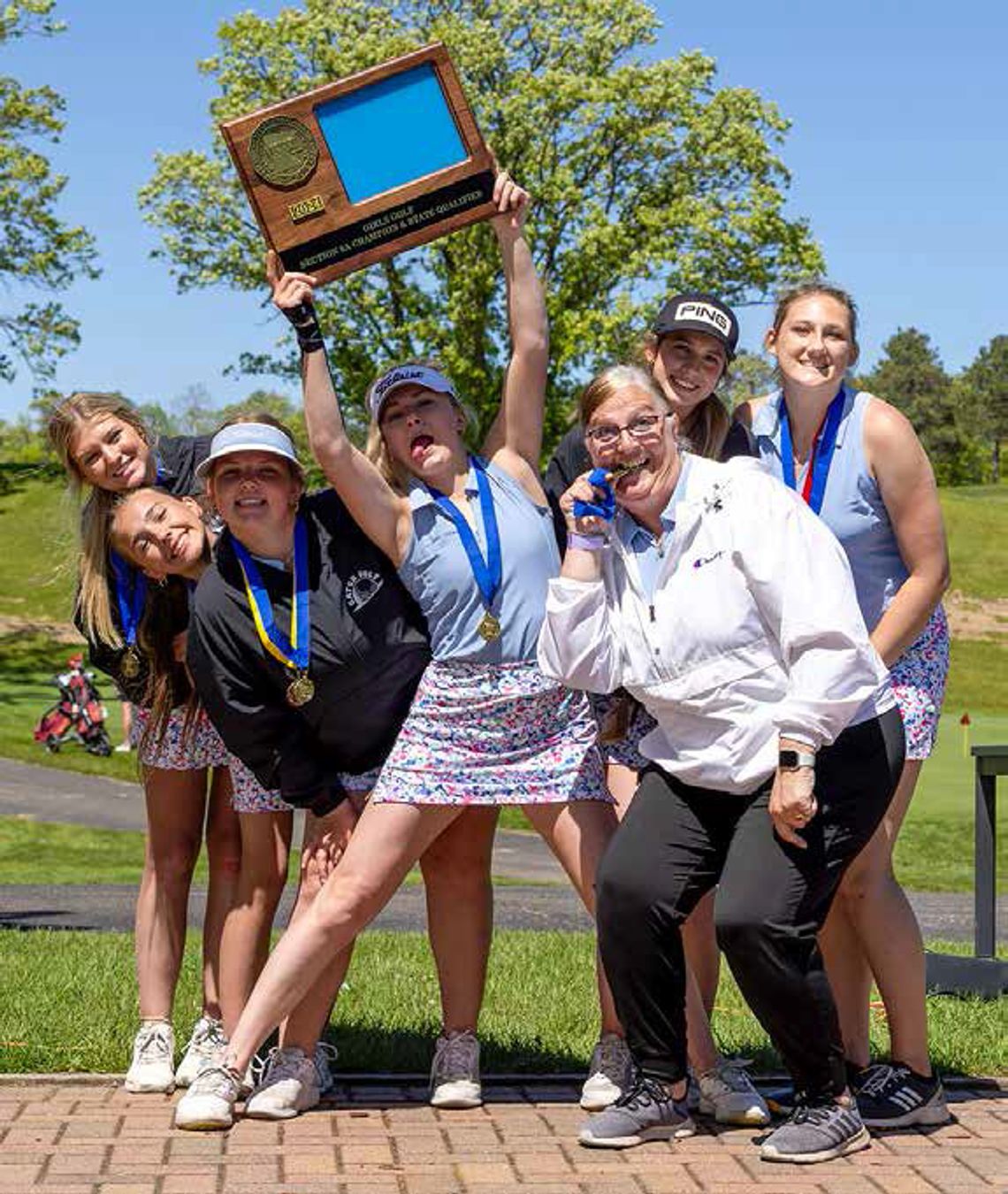 Gator Girls Golf Celebrates Section Win
